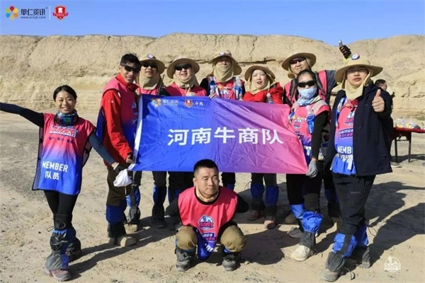 明亮照明總經理荊明慧(輝)111公里敦煌戈壁挑戰賽