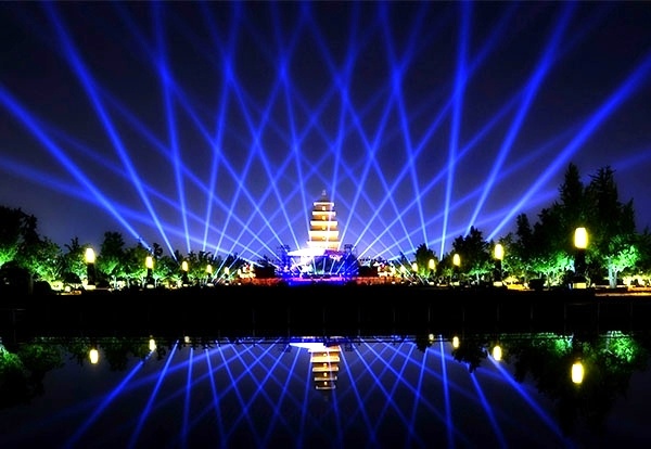 明亮照明為中國景觀亮化工程做出貢獻 明亮照明為中國景觀亮化工程做出貢獻
