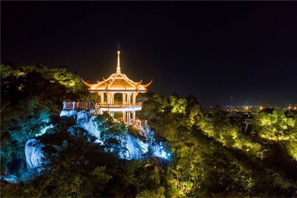 公園景觀照明應達到整體協調融洽 公園景觀照明應達到整體協調融洽