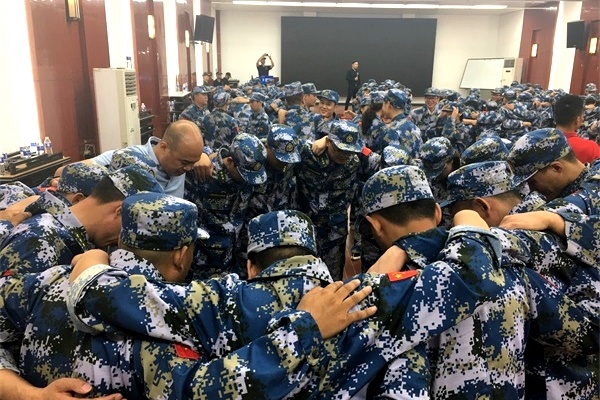 第六屆河南牛商爭霸賽正式開賽，明亮照明全力以赴！